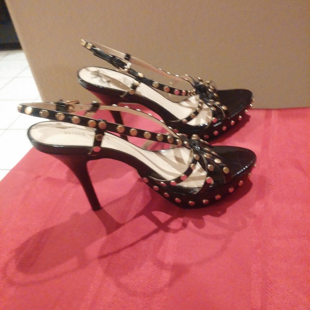Nine West Gold  Sparkling high heels  Woman's Shoe / great Dress up or  w/Jeans